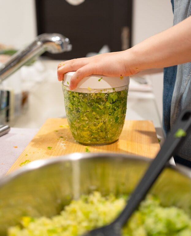 Essential Tools for a Small Kitchen: Maximize Space and Efficiency